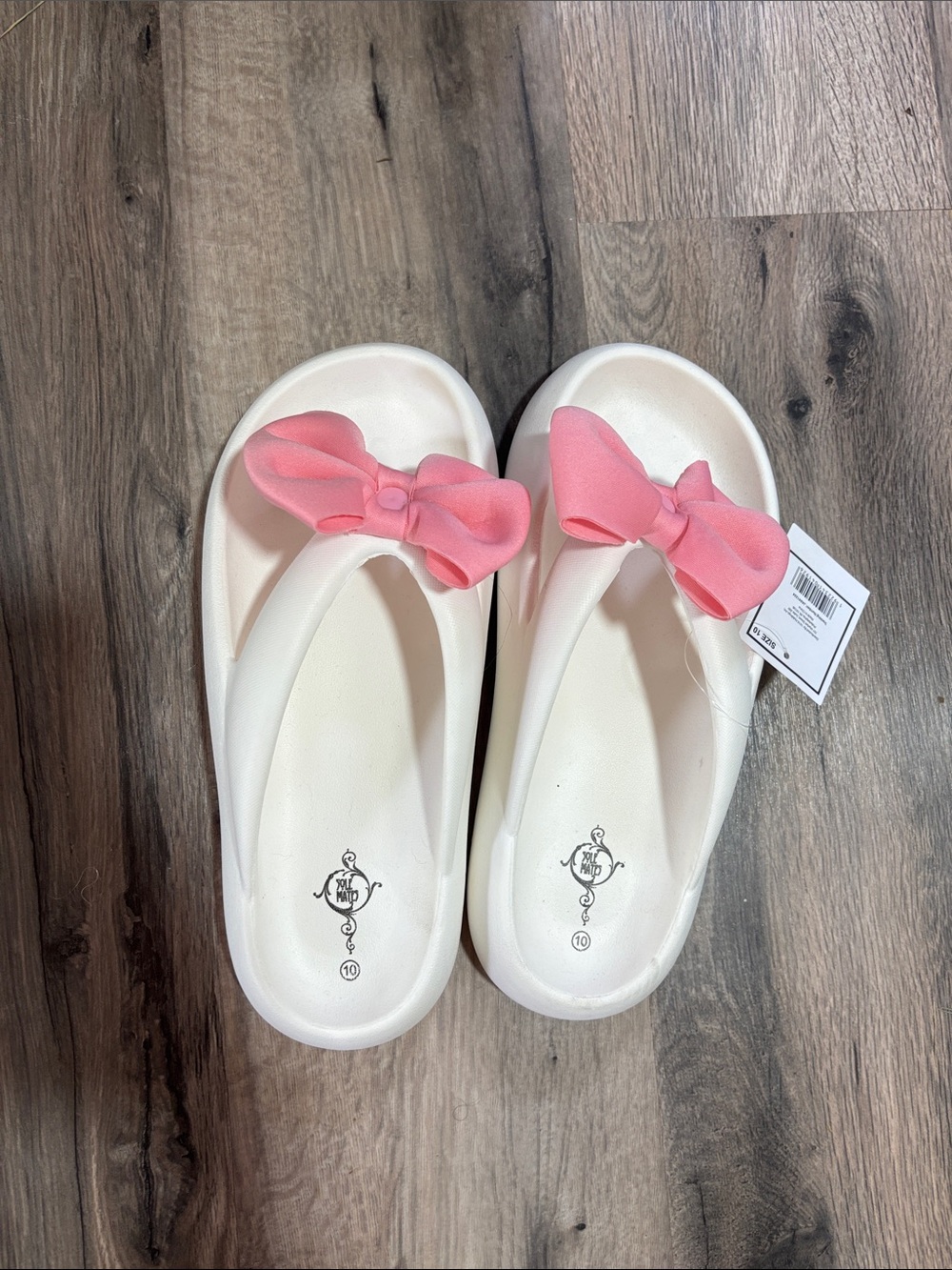 New with tags  White Slip-On Sandals with Pink Bow